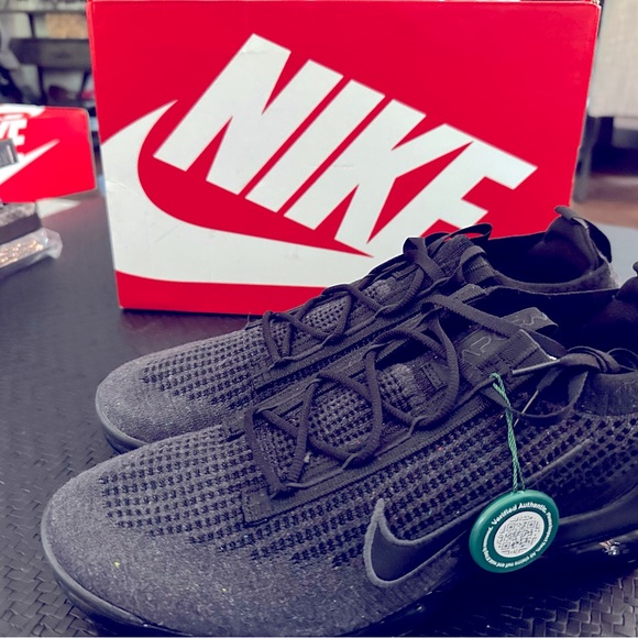 Nike Air VaporMax Flyknit 3 (015) - Picture 3 of 10